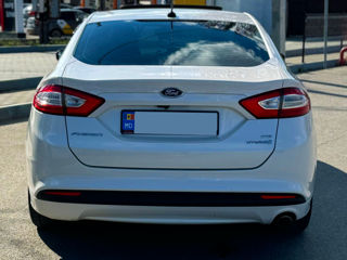 Ford Fusion foto 6