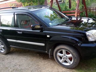 Nissan X-Trail foto 2