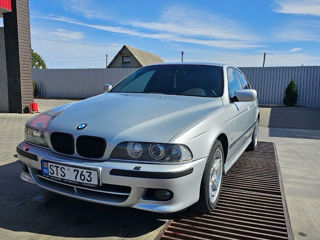 BMW 5 Series foto 3