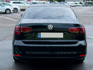 Volkswagen Jetta foto 6