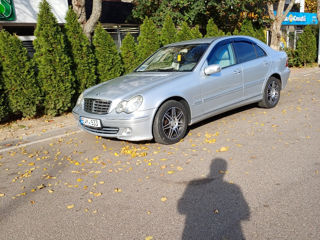 Mercedes C-Class foto 4