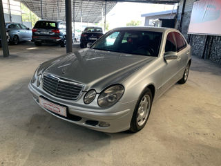 Mercedes E-Class foto 2