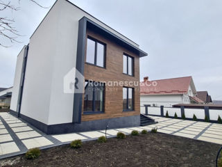 Casa modernă în 2 nivele, 216 mp, 6 ari, garaj + beci, or. Ialoveni! foto 4