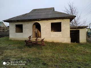 Nisporeni - teren de 10 ari cu casa nefinisata foto 3