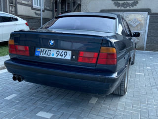 BMW 5 Series foto 3