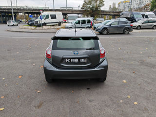 Toyota Prius c foto 7