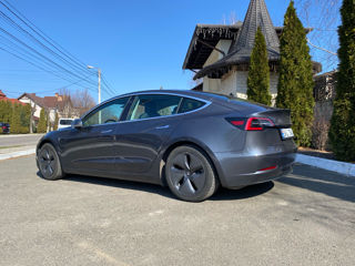 Tesla Model 3 foto 3