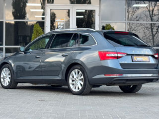 Skoda Superb foto 4