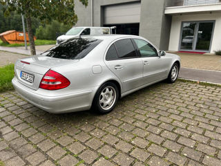 Mercedes E-Class foto 1