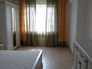 Apartament cu 2 camere, 80 m², Centru, Comrat foto 2