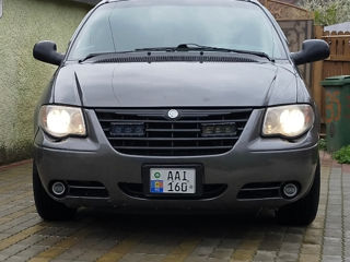 Chrysler Grand Voyager foto 2