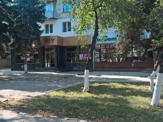 коммерческая площадь в центре Унгень  spatii comerciale in centru Ungheni foto 2