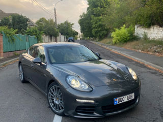 Porsche Panamera foto 1