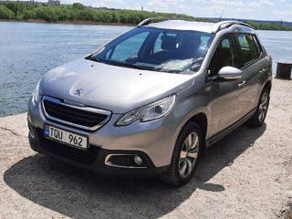 Peugeot 2008 foto 2