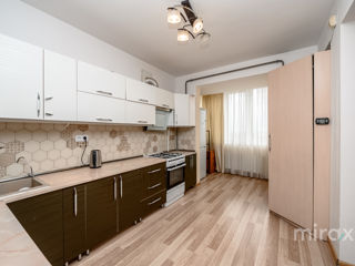 Apartament cu 3 camere, 150 m², Buiucani, Chișinău foto 5