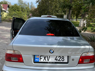 BMW 5 Series foto 10