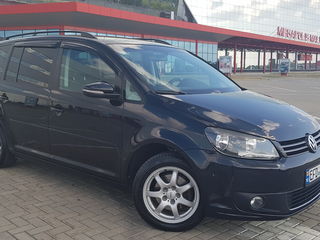 Volkswagen Touran foto 10