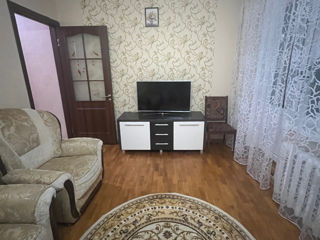 Apartament cu 2 camere, 55 m², Botanica, Chișinău foto 2