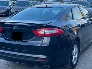 Ford Fusion foto 6