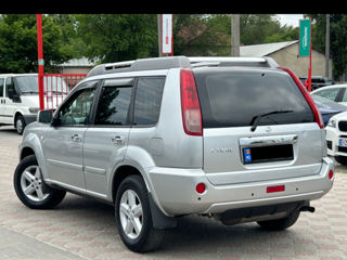 Nissan X-Trail foto 1