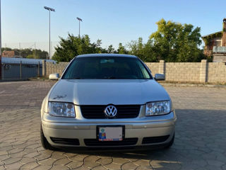 Volkswagen Jetta foto 1