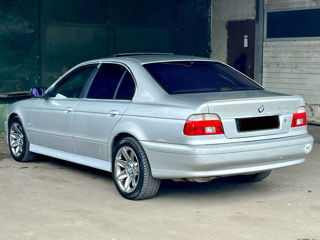 BMW 5 Series foto 3