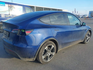 Tesla Model Y foto 4