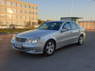 Mercedes E-Class foto 2