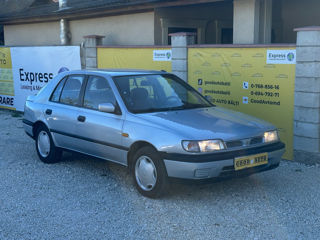 Nissan Sunny foto 6