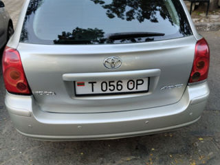 Toyota Avensis foto 5