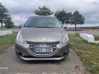 Peugeot 208 foto 3