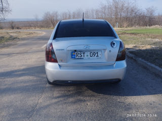 Hyundai Accent foto 9