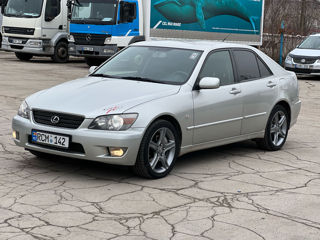 Lexus IS Series foto 2