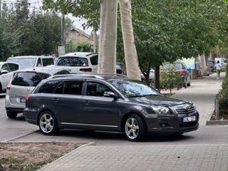 Toyota Avensis foto 3