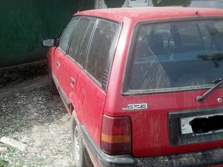 Mazda 323 foto 2