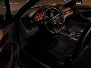 BMW 3 Series foto 3