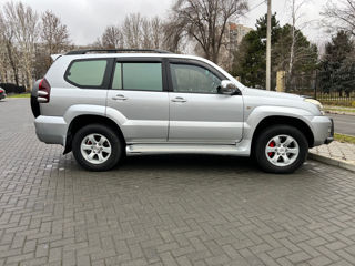 Toyota Land Cruiser Prado foto 8