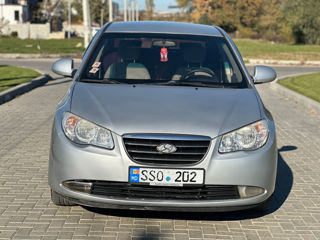 Hyundai Elantra foto 3