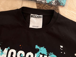 Moschino foto 3