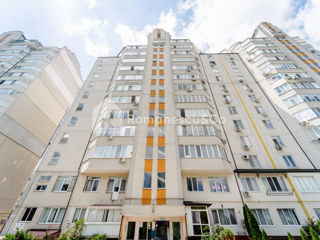 Apartament cu 3 camere, 123 m², Râșcani, Chișinău foto 2