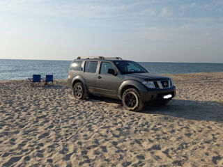 Nissan Pathfinder foto 2