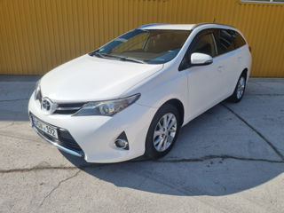 Toyota Auris foto 1