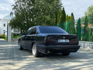 BMW 5 Series foto 4