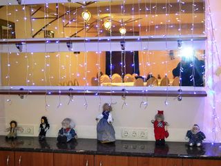 Оформление зала для детских праздников и куматрий  оригинальными куклами клоунами foto 1