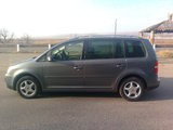 Volkswagen Touran foto 1