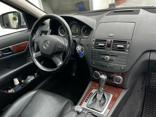 Mercedes C-Class foto 9