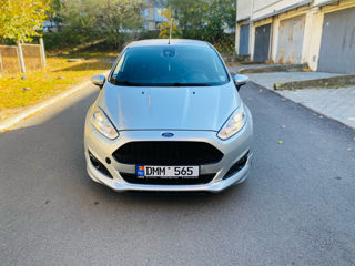 Ford Fiesta foto 10