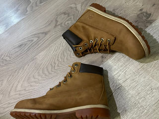 Timberland , 39 размер , отличное состояние !