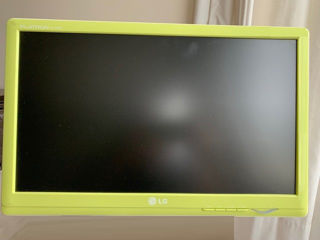 стильный LED монитор LG 19" с внешний блоком на 12 вольт foto 3