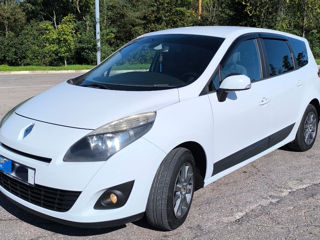 Renault Grand Scenic foto 2